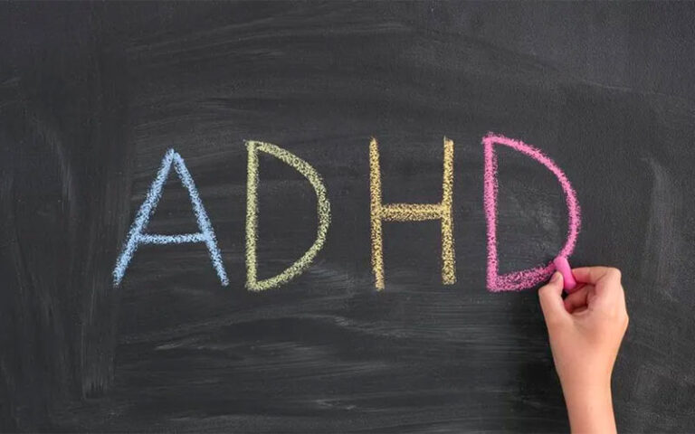 دلایل و علائم بیش‌فعالی و عدم تمرکز