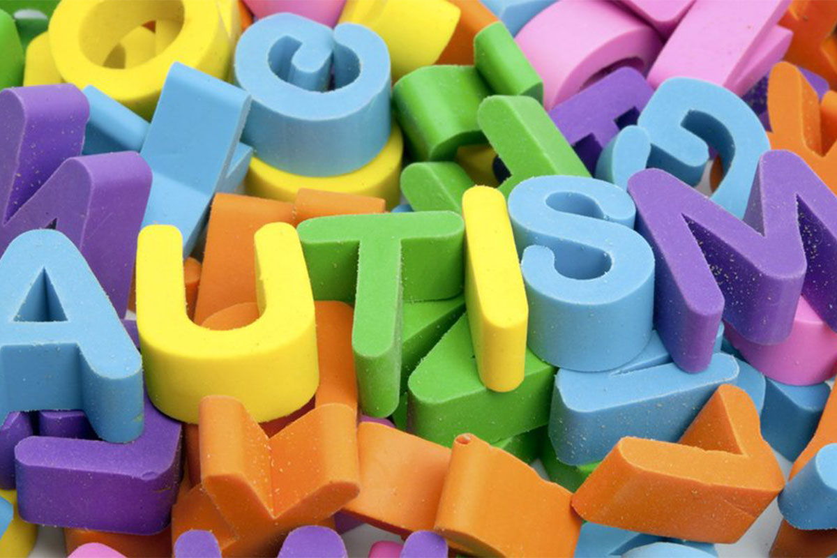 علائم و نشانه‌های اوتیسم