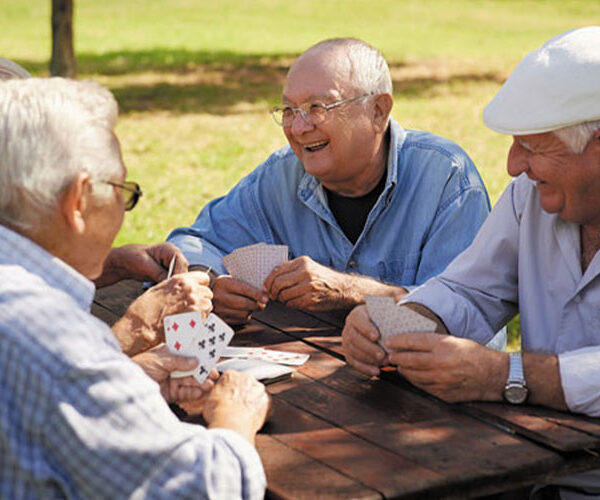 چگونه با 10 قدم ساده، از دوران سالمندی خود لذت ببریم؟